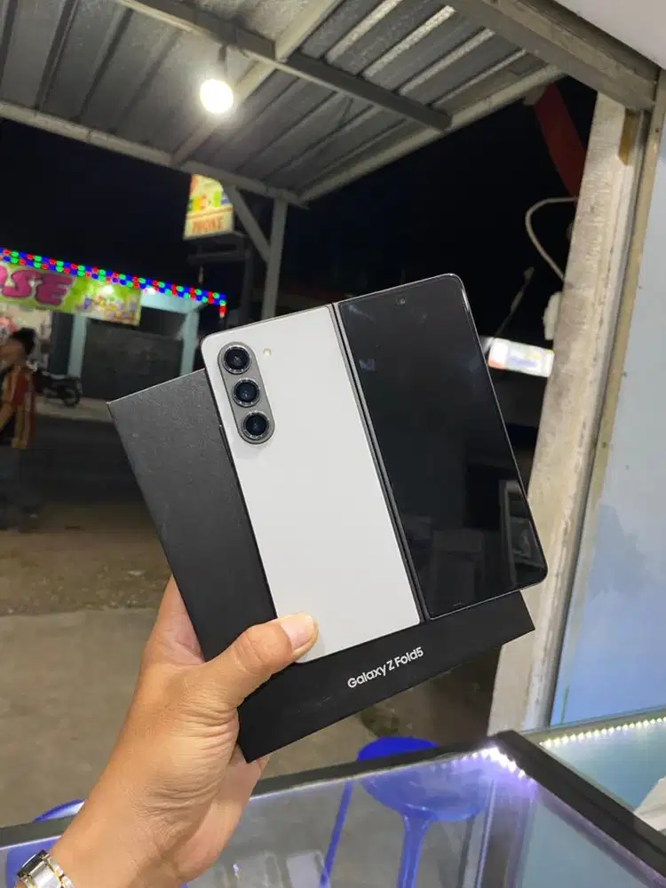 Samsung Z Fold 5 12/512gb Second Sein Lengkap Ori