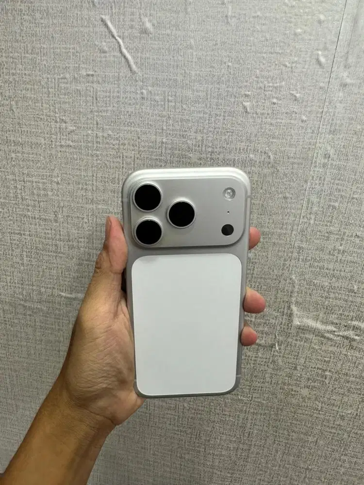 Iphone 17 pro 256gb ibox on garansi november 2026