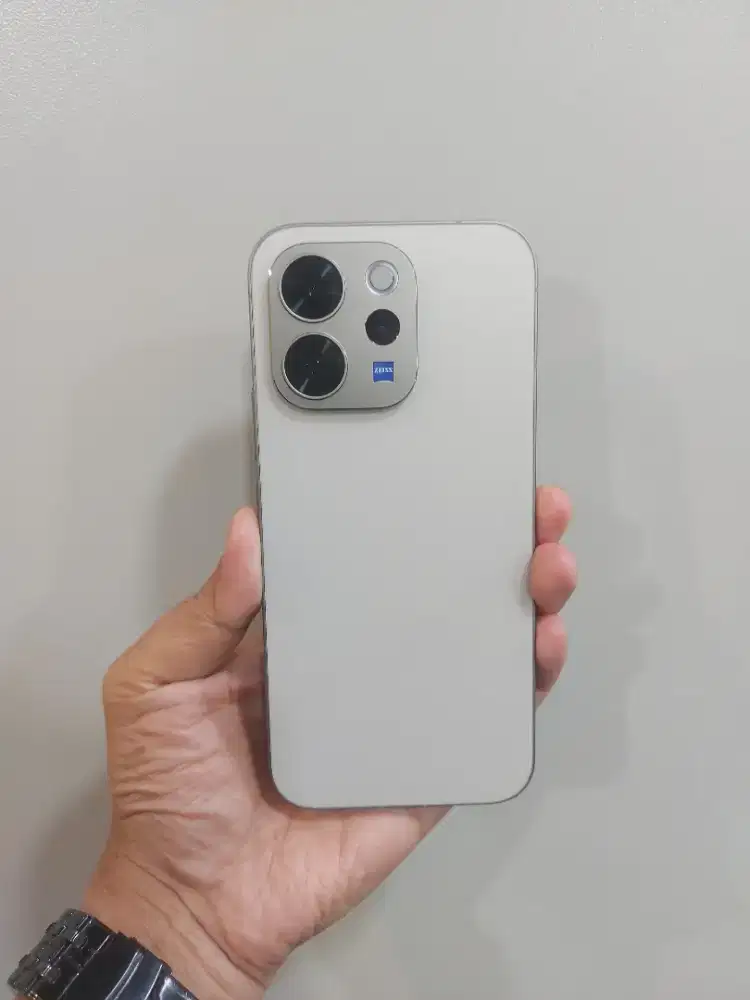 VIVO V70 Ram8/256GB Garansi MEI 2027 LIKE NEW NOMINUS 100% NORMAL.