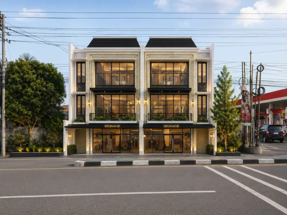 Ruko dijual depan Horel ambarukmo plaza