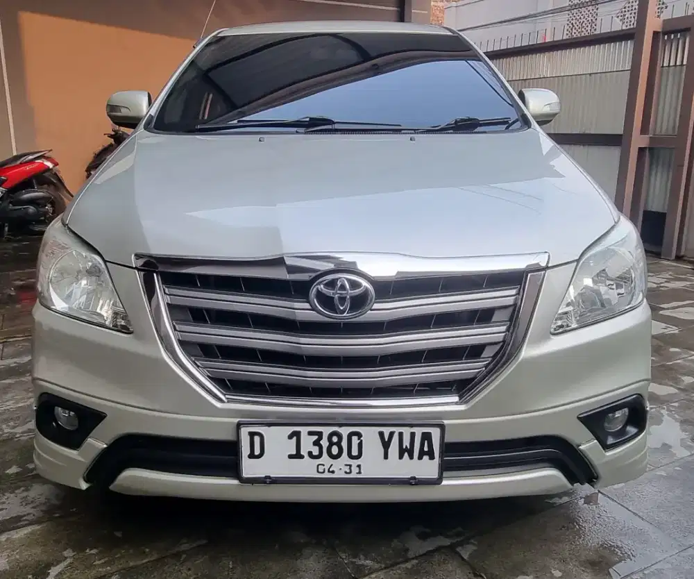INNOVA 2.0 A/T TYPE G LUXURY 2014
