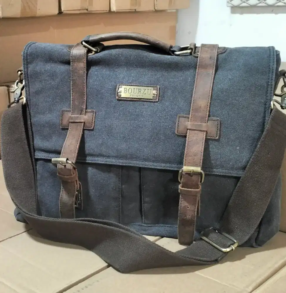 Tas slempang masanger masuk laptop bahan canvas tebal kombinasi kulit