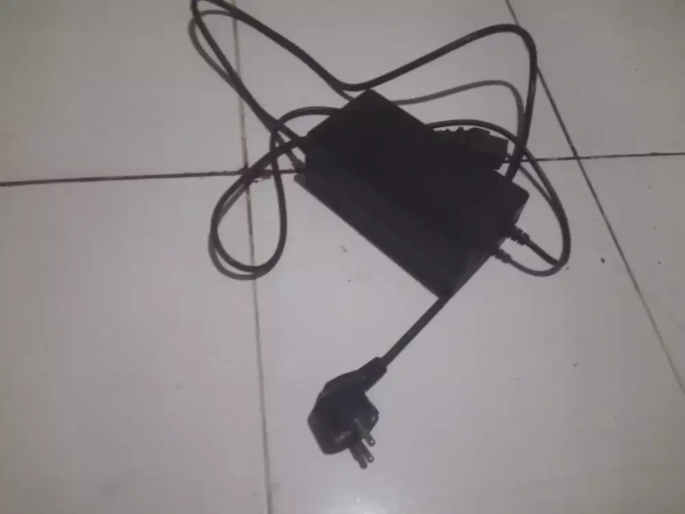 Charger motor listrik