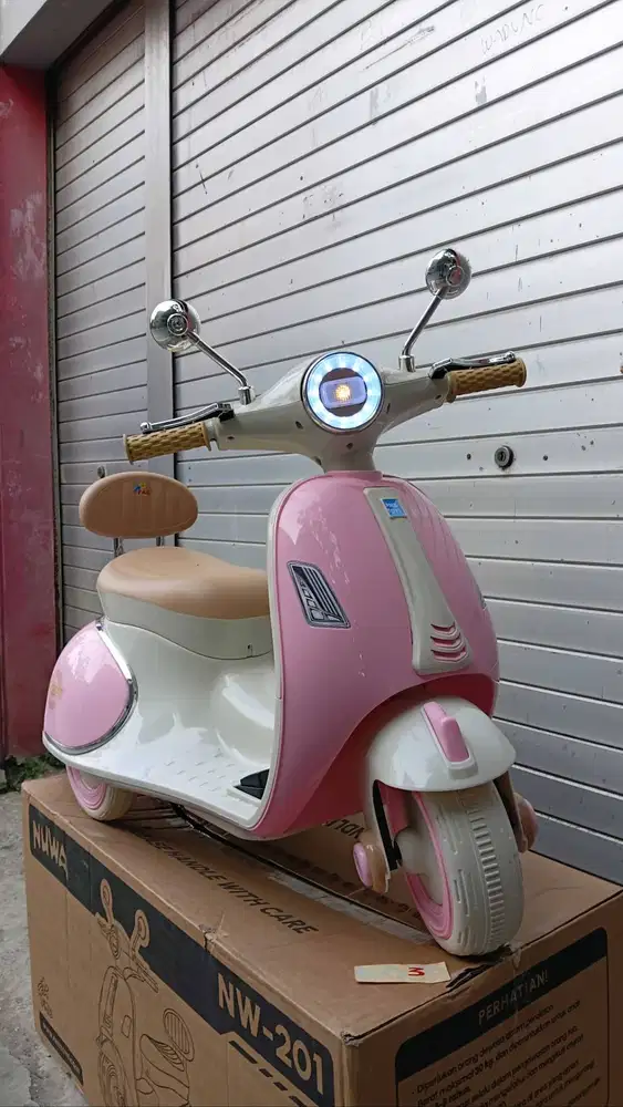 Mainan Motor Aki Anak Vespa NUWA 201