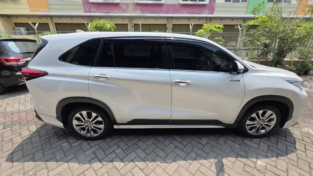 INNOVA 2.0 ZENIX Q HV TSS MODELLISTA HYBRID AT 2025