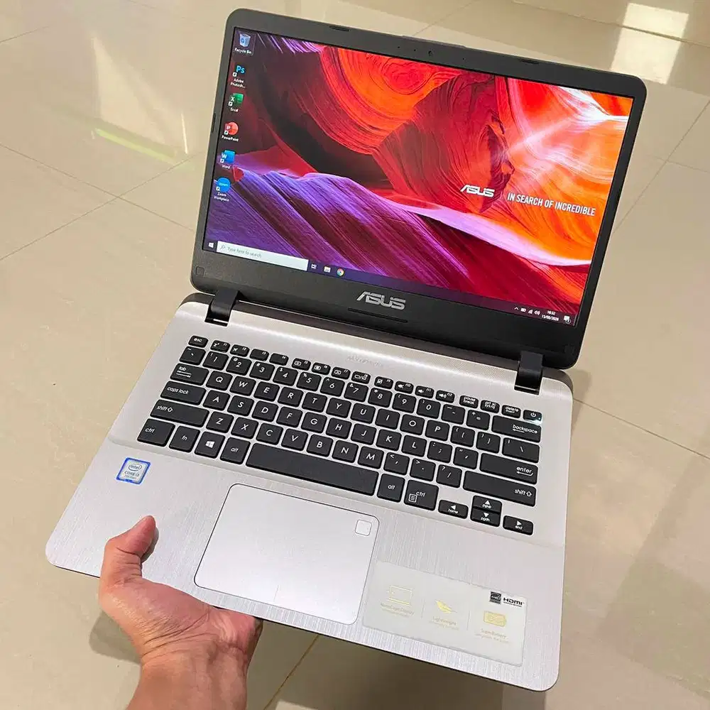 Laptop Asus Vivobook RAM 8GB / SSD 128GB. MULUS !!!