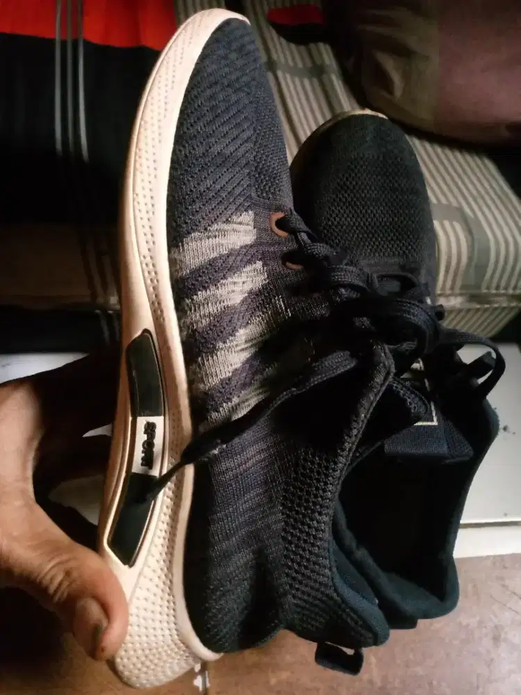 sepatu pria size 44