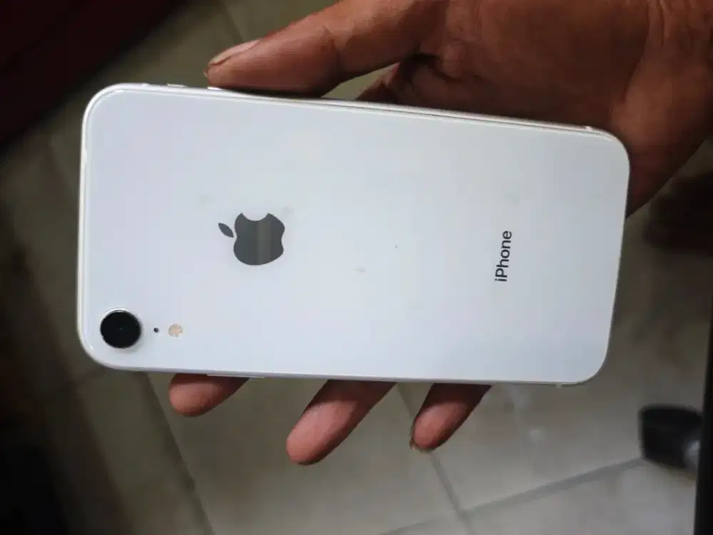 iPhone XR 64gb inter mulus greeess wifi only