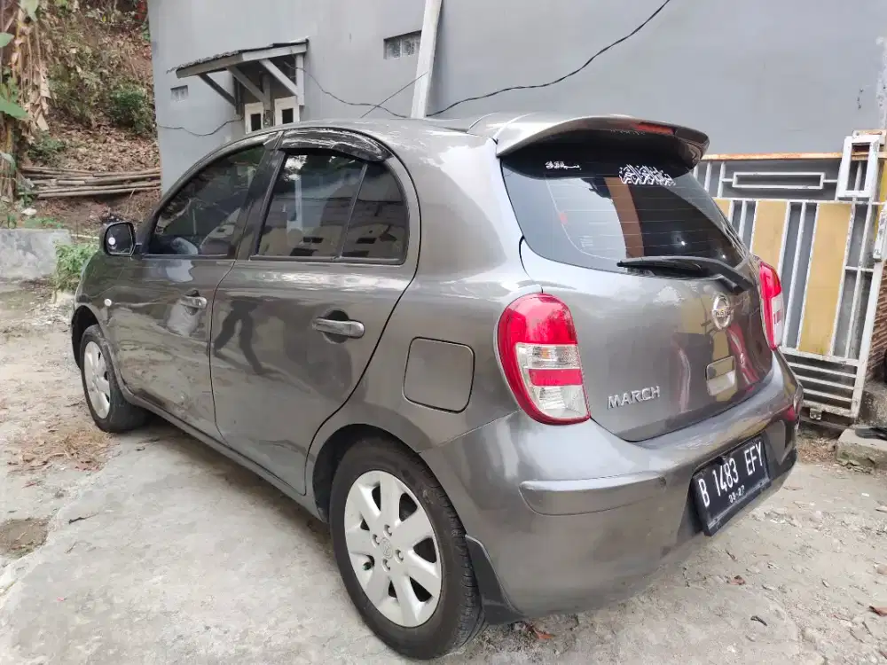 Nissan march matik