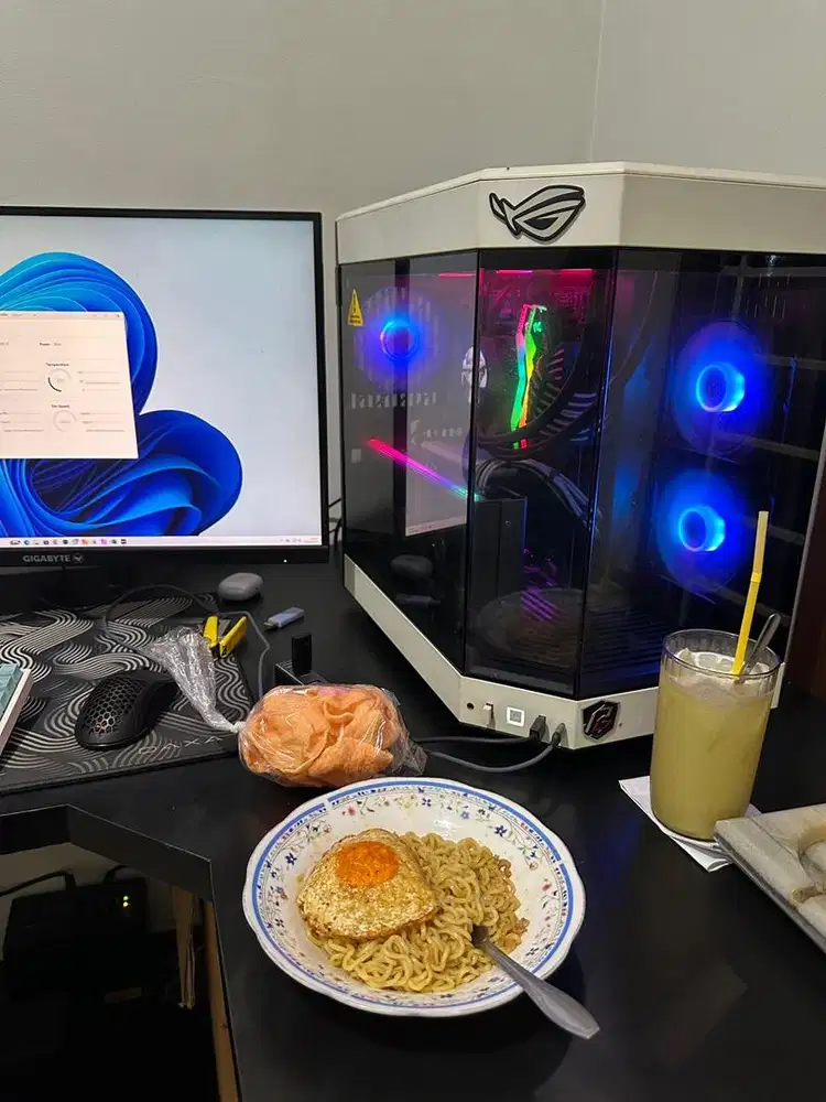 Jual semua bukan satuan,Monitor, Meja, PC Rakit spek Gacor