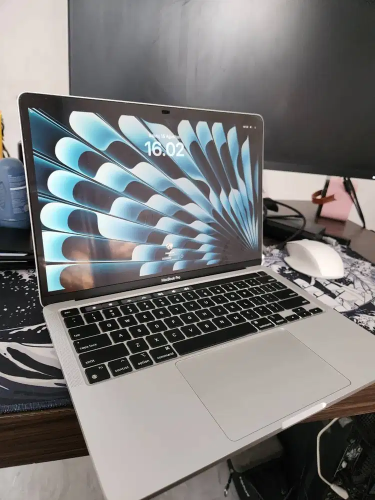 Macbook Pro 13 inch 8GB, 256GB, 8 Core CPU Apple M1, TouchBar
