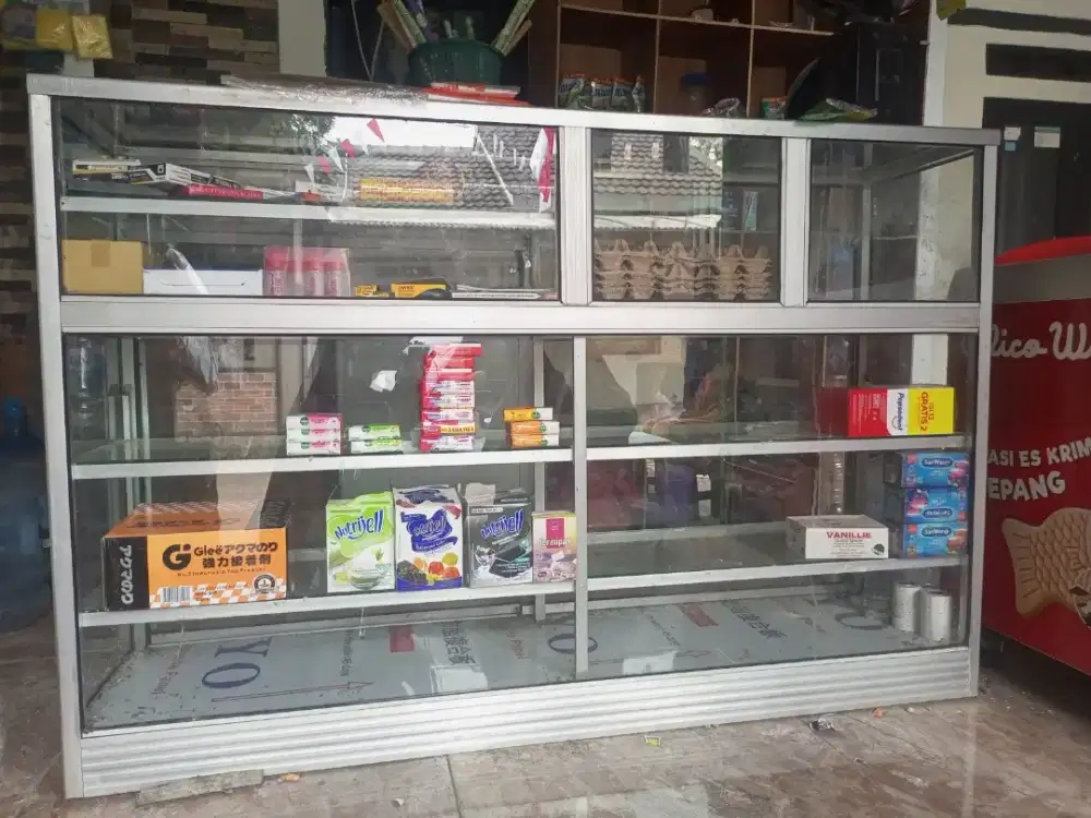Etalase warung sembako