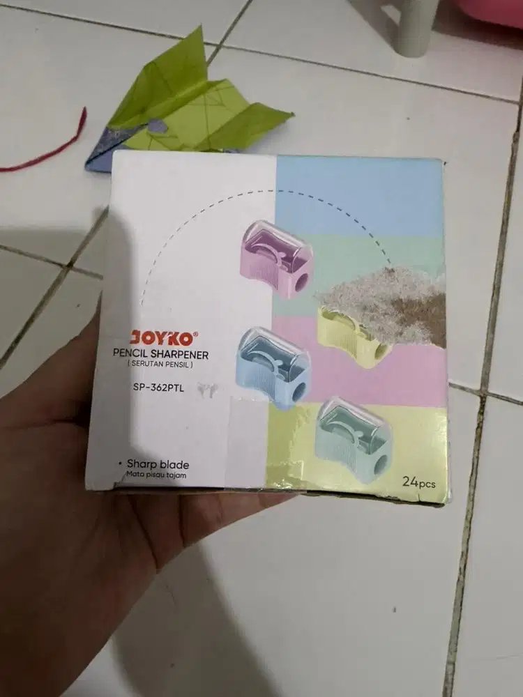 Rautan pensil pastel