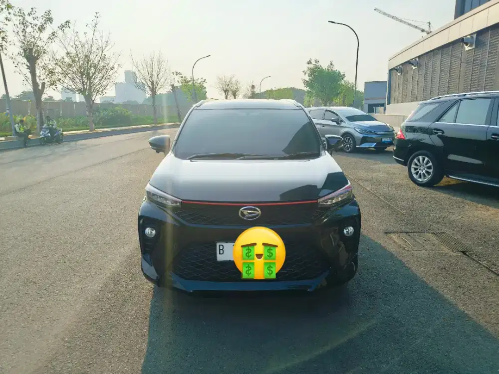 XENIA R DELUXE 1.5 AT 2022. DP 5 jt