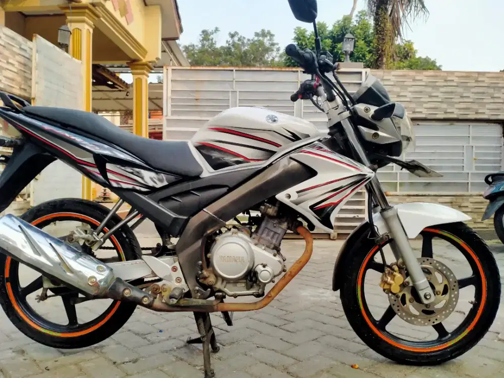 Yamaha Vixion lengkap motor sehat keterangan detail dibawah