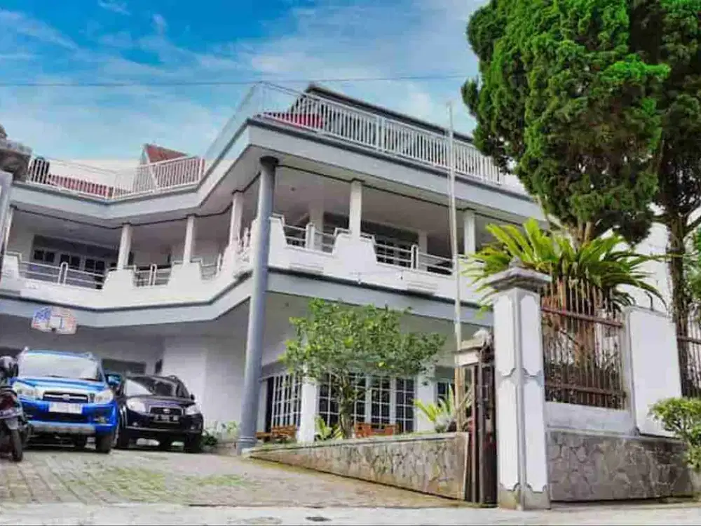 Dijual Villa Full Furnished di Jayagiri Lembang dekat Alun Alun Band