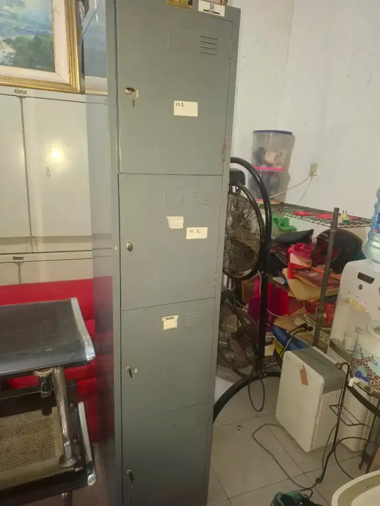 Locker 4 pintu brothet