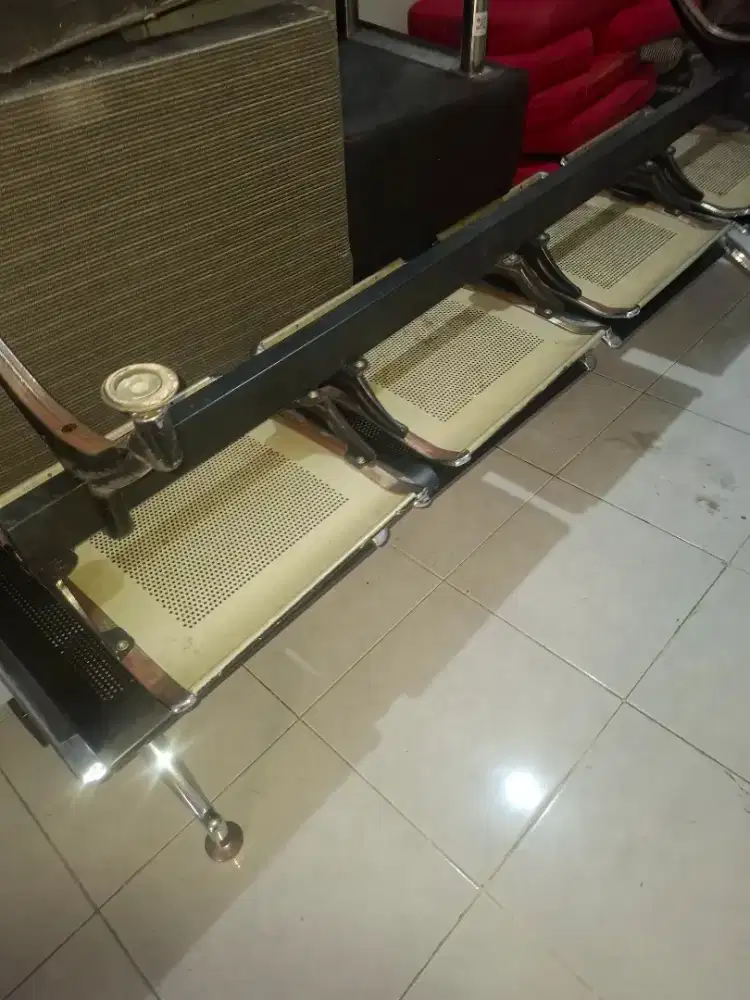 Kursi bandara 4 seats