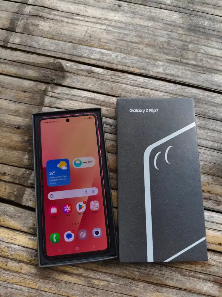 Samsung Z Flip 7 12/256Gb