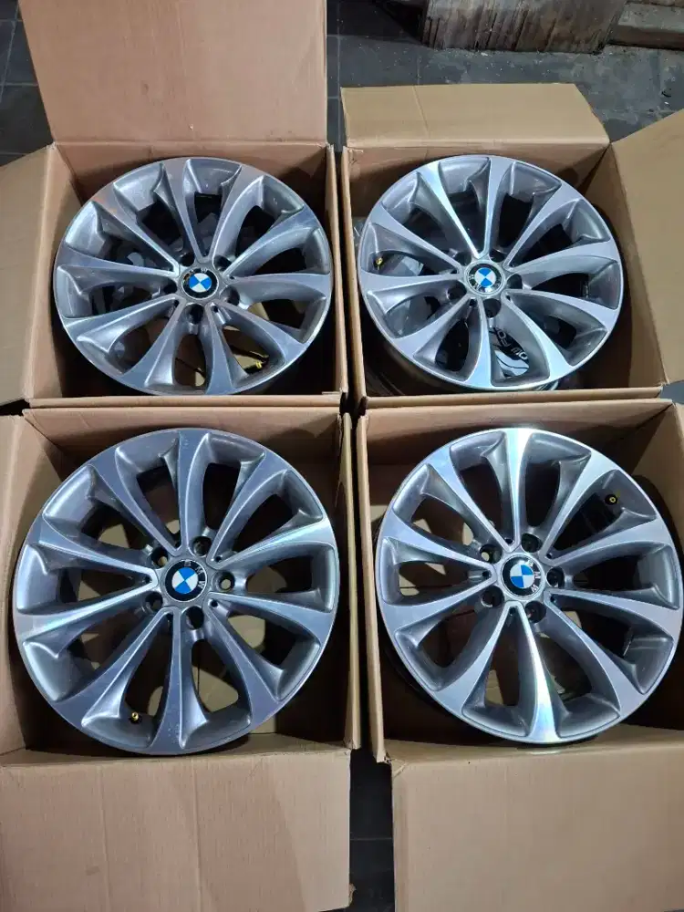 Velg Original BMW 520i F10 LCI Bawaan Mobil
