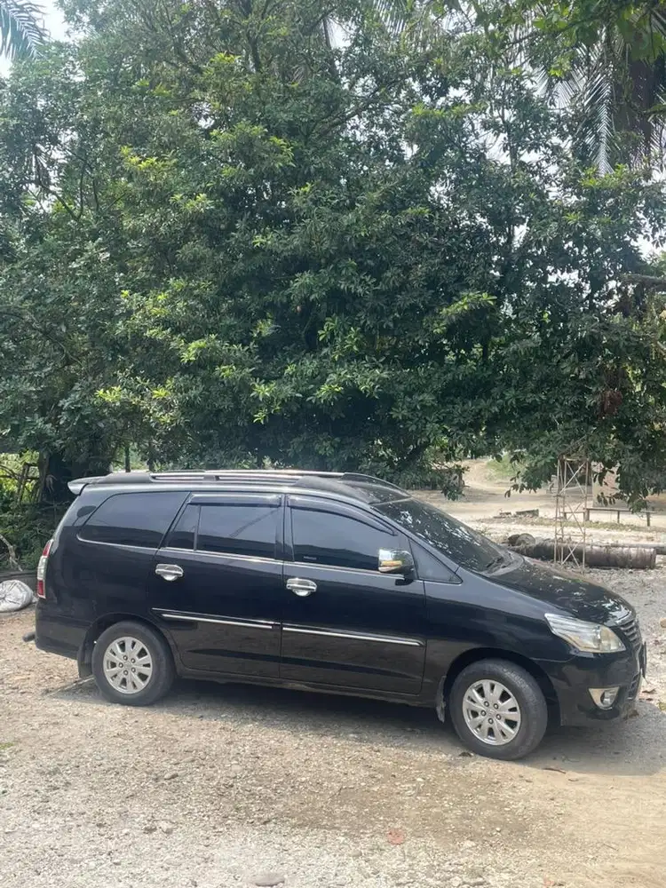 Kijang Innova bensin 2012