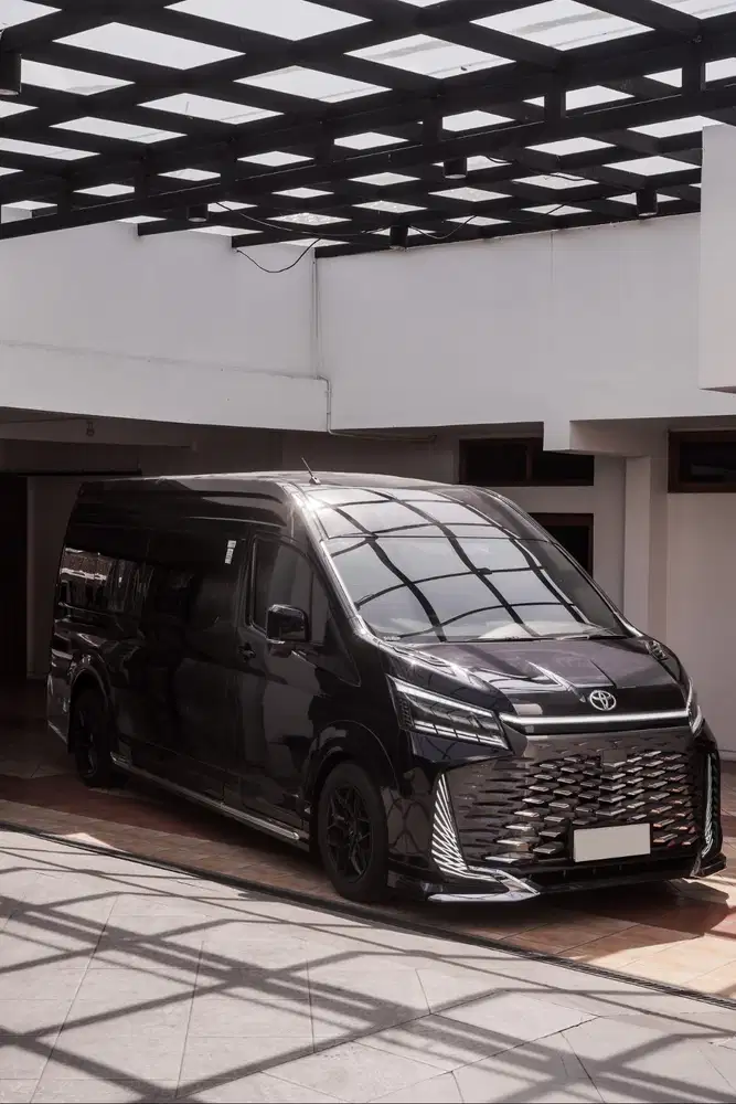TOYOTA HIACE PREMIO 2.8 DIESEL VIP LUXURY Premium Executive Van
