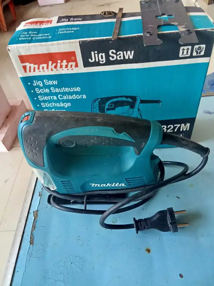 Mesin sugu triplex jigsaw merk makita