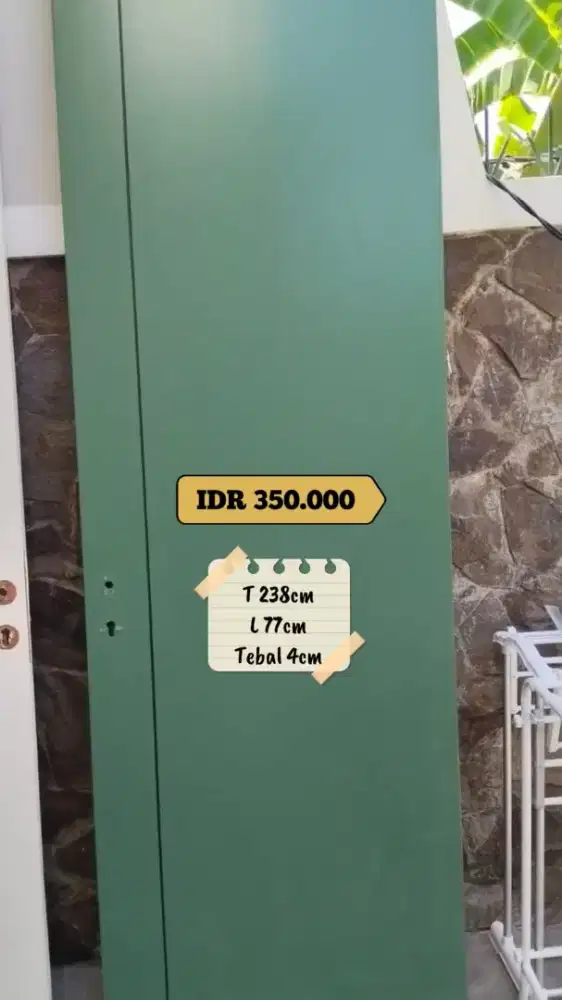 Pintu bekas pribadi