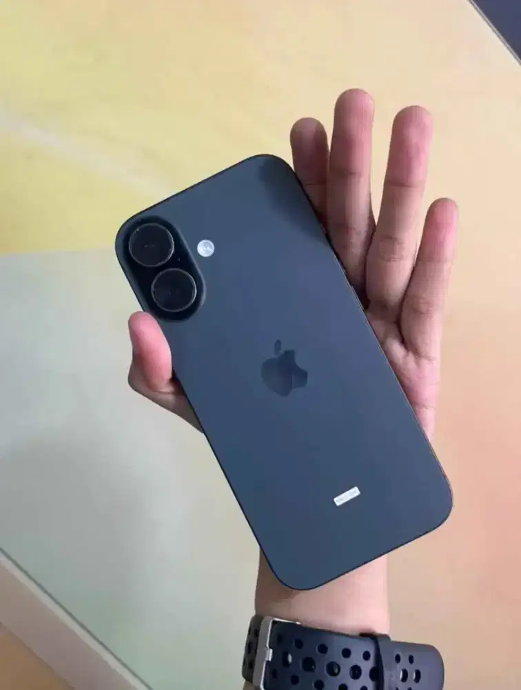 iPhone 16 basic 128 iBox pemakaian pribadi
