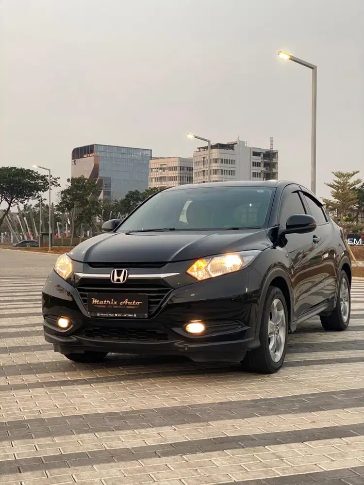 (LOW KILOMETER) HR-V 1.5 S CVT 2017