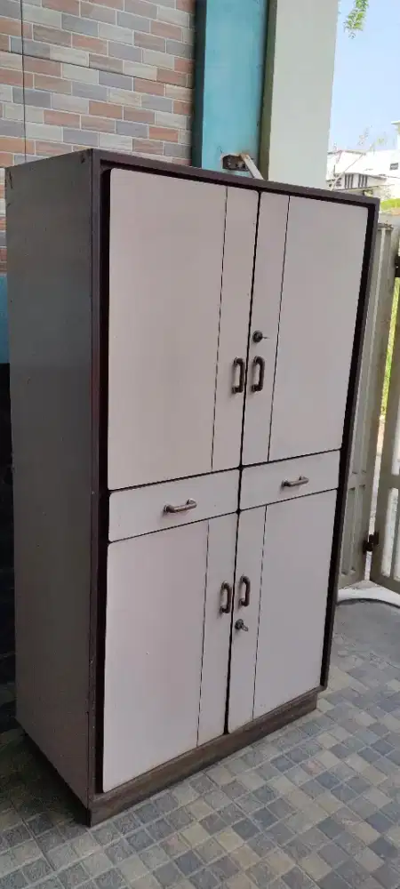 Lemari dapur jati kuno