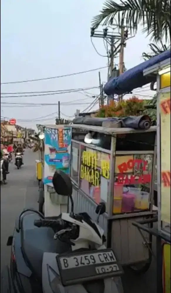 Dagang roti bakar ( mangkal )