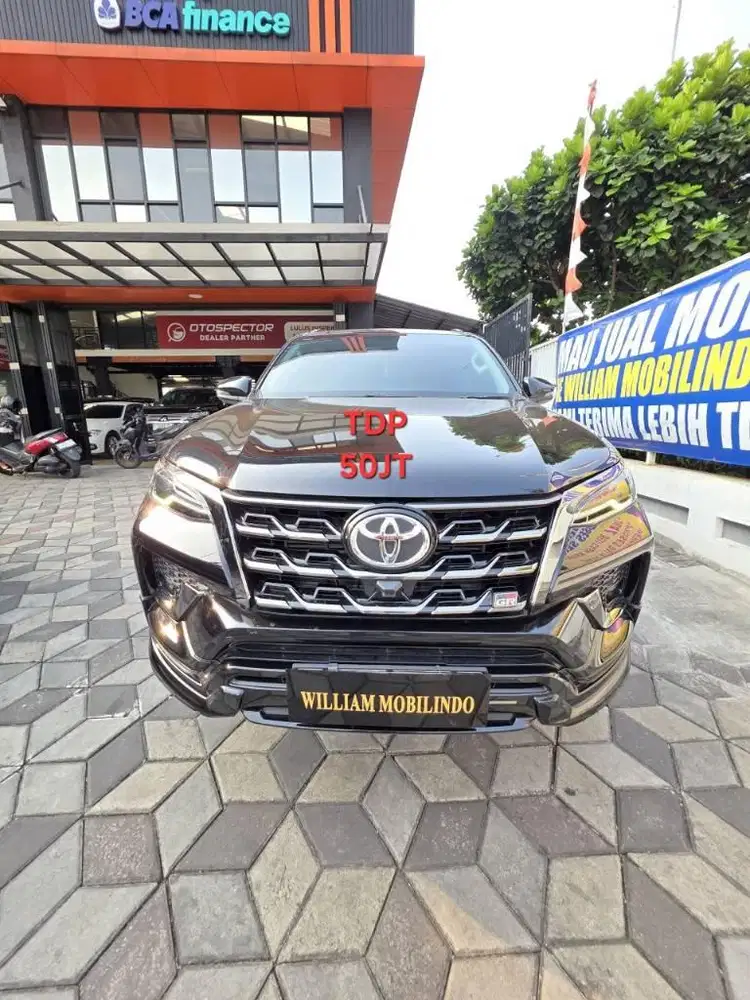 Toyota Fortuner GR 2,8 Matic Tahun 2023 Kondisi Mulus Terawat Istimewa