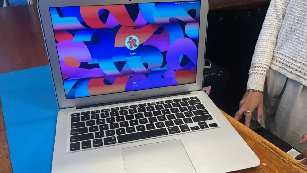 MacBook Air 2017 Core i5 8/128 (Nego)