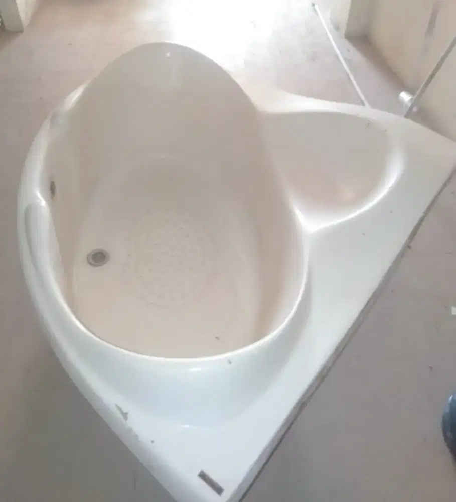Bathtub Corner Sudut Dijual Cepat
