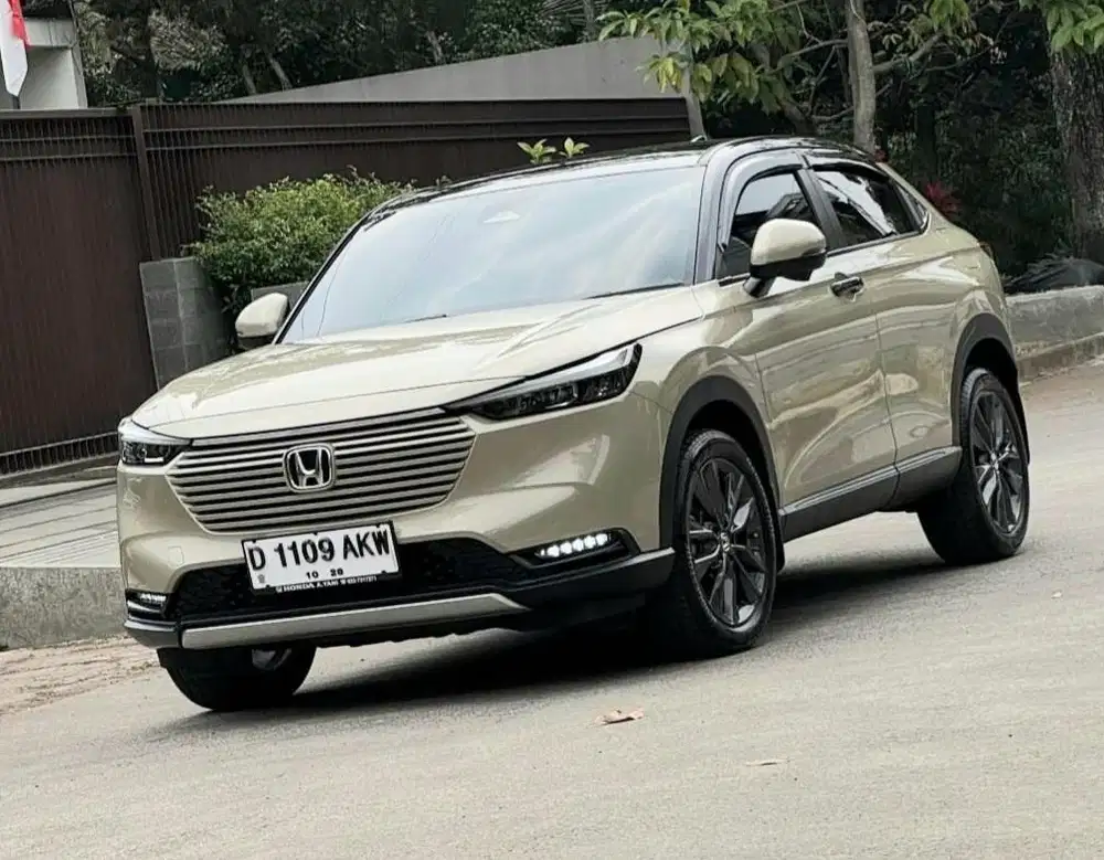 HRV SE PLUS TWO TONE LowKM 8rb 1.5 AT 2023 RECORD HONDA BANDUNG