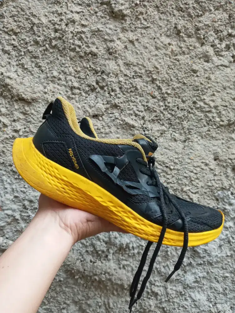 SEPATU RUNNING LOKAL MURAH
