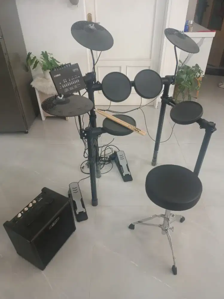 PAKET DRUM ELEKTRIK YAMAHA DTX402K + AMPLI BASS CORT CM20B+KURSI+STICK