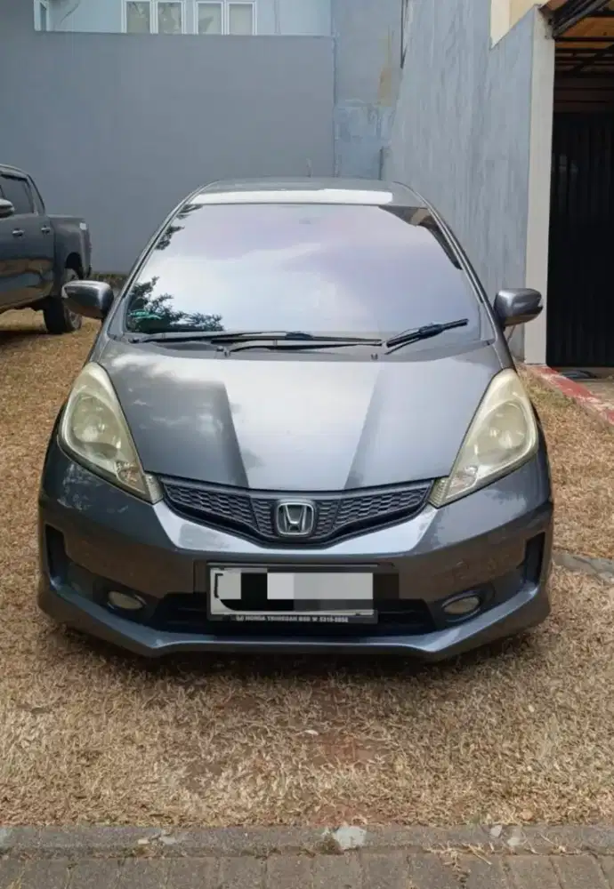 HONDA JAZZ RS, Abu abu