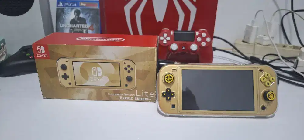 NINTENDO SWITCH LITE HYRULE EDITION 256 GB