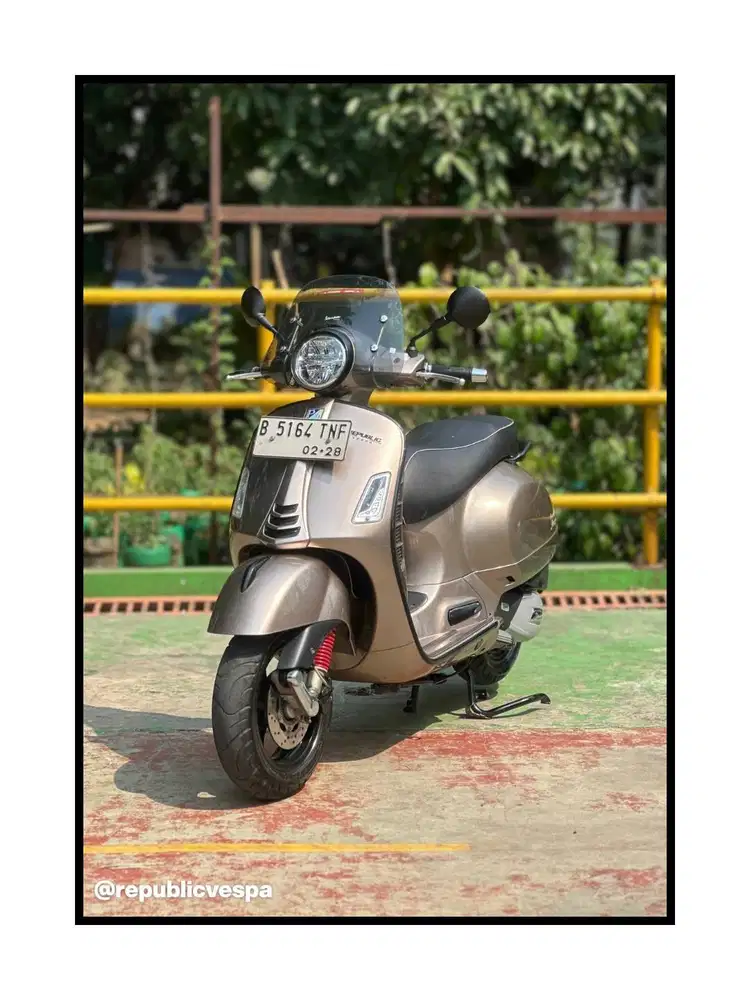 PIAGGIO VESPA GTS SUPER 150 IGET TAHUN 2022 BRONZE ANTICO LIMITED