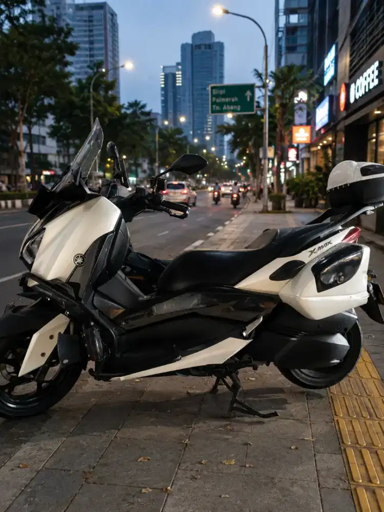 YAMAHA X-MAX 250 TAHUN 2018 – PUTIH
