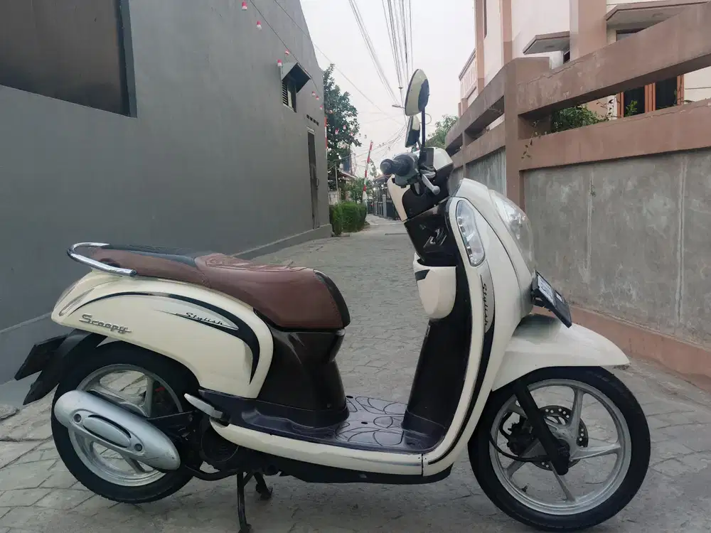 Honda Scoopy fi stylish 2014stater  tokcer halus mulus terawat