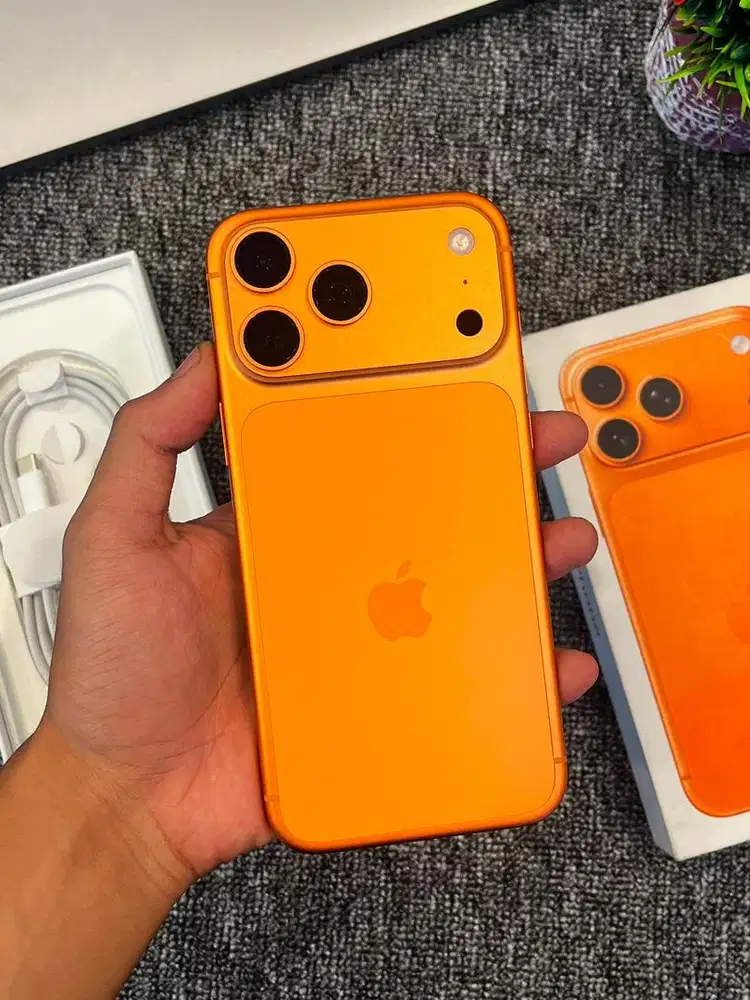 iPhone 17 PM 2Tb Cosmic Orange