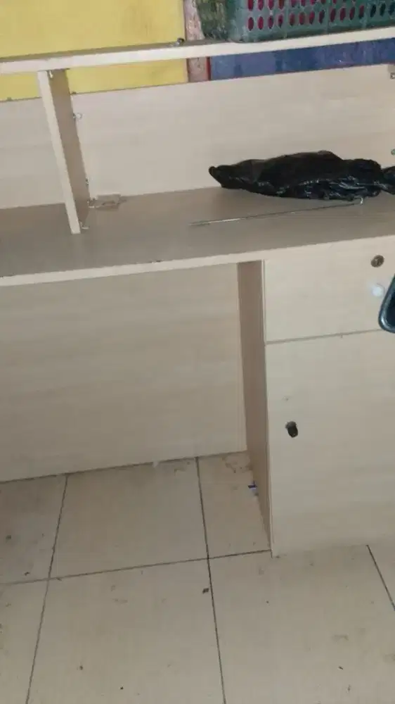 Jual meja kasir bekas toko