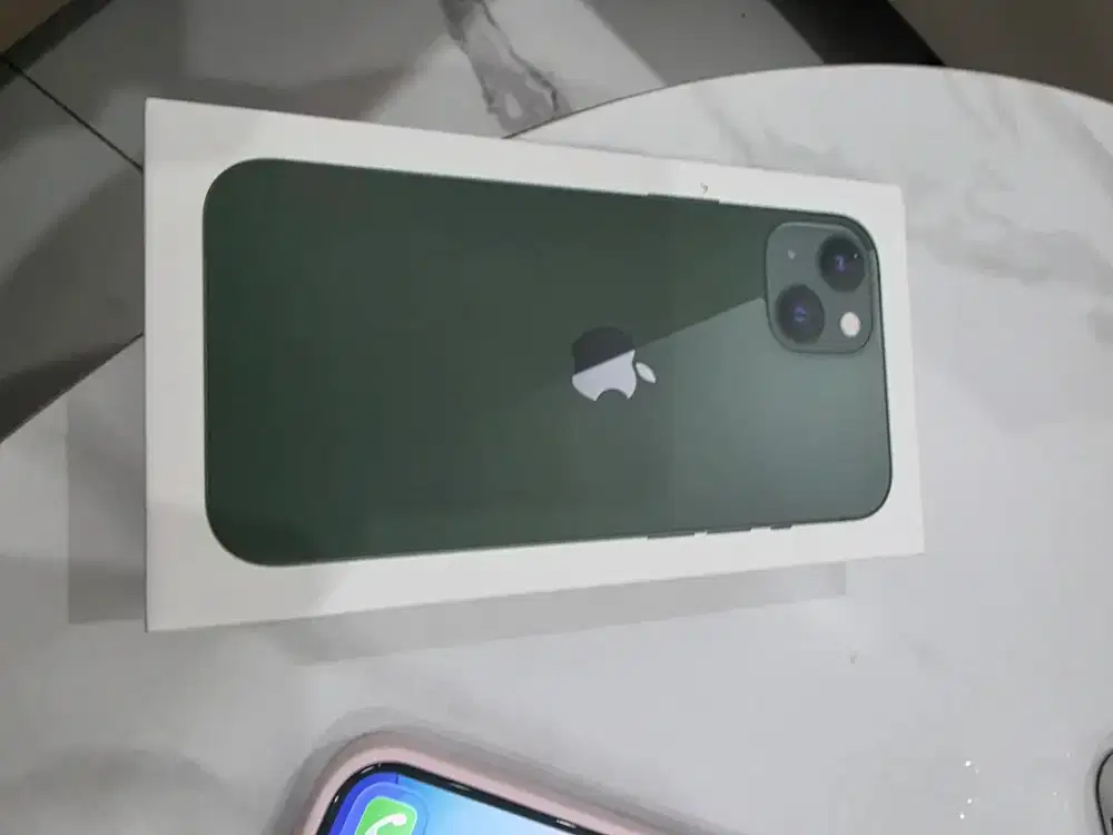 Iphone 13 warna green