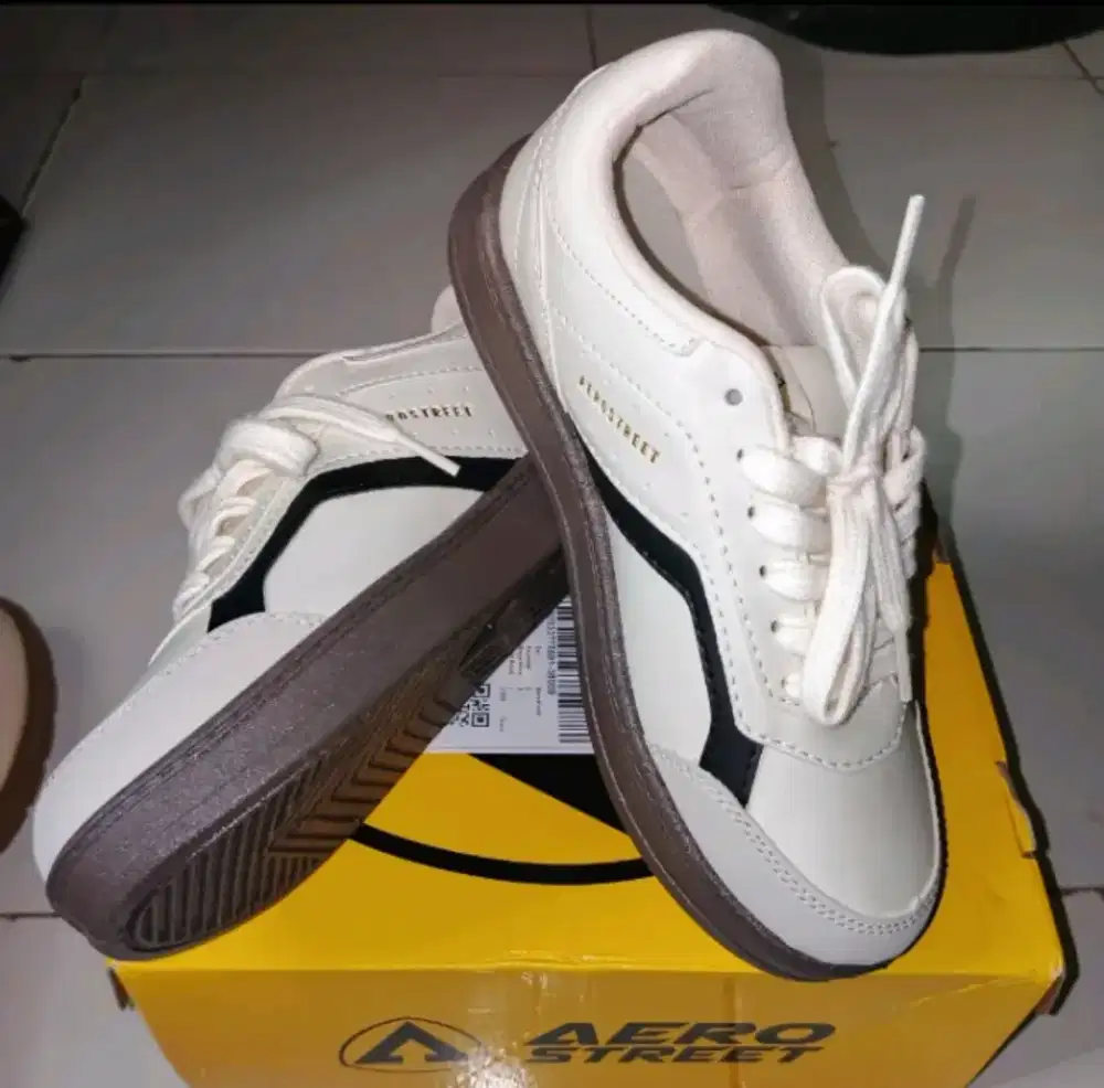 JUAL RUGI Sepatu Aerostreet Diego Baru BNIB Size 39
