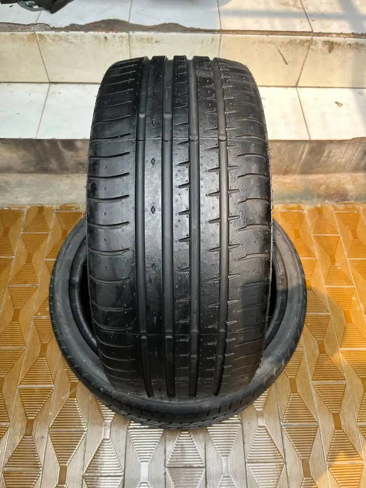 Ban Accelera New Old Stock 225 40 r18 2Pcs