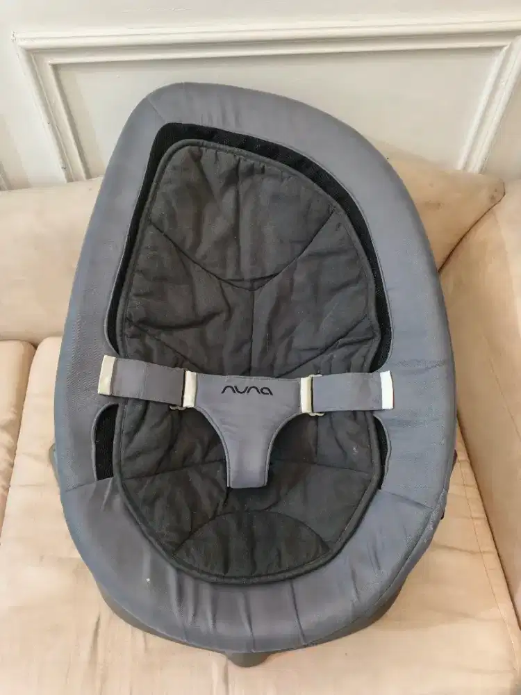 Bouncer Nuna Leaf Swing Grey