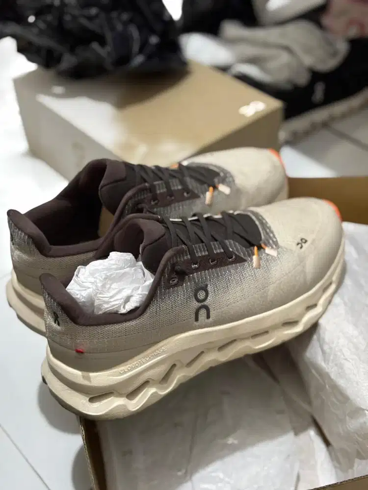 ON Cloud Cloudtilt Sepatu Running Casual Sneakers Pria